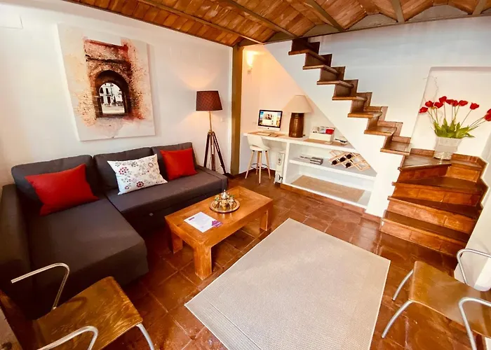 Almocabar Luxury Apartment